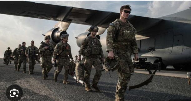 Thousands of US Army paratroopers arrive in Middle East as buildup intensifies