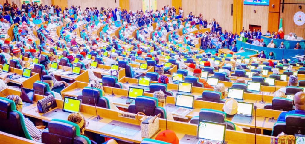 Reduce cost of governance, allowance of political officers, expert tells FG